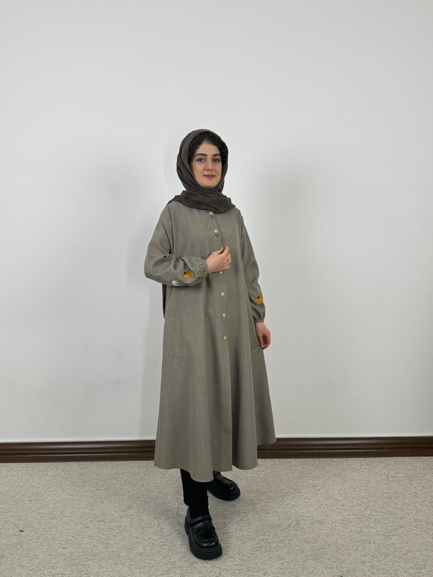 مانتو نورا